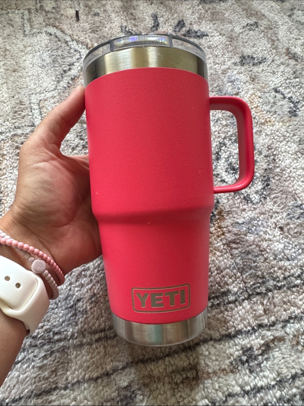 RAMBLER®
20 OZ TRAVEL MUG
WITH STRONGHOLD™ LID yeti